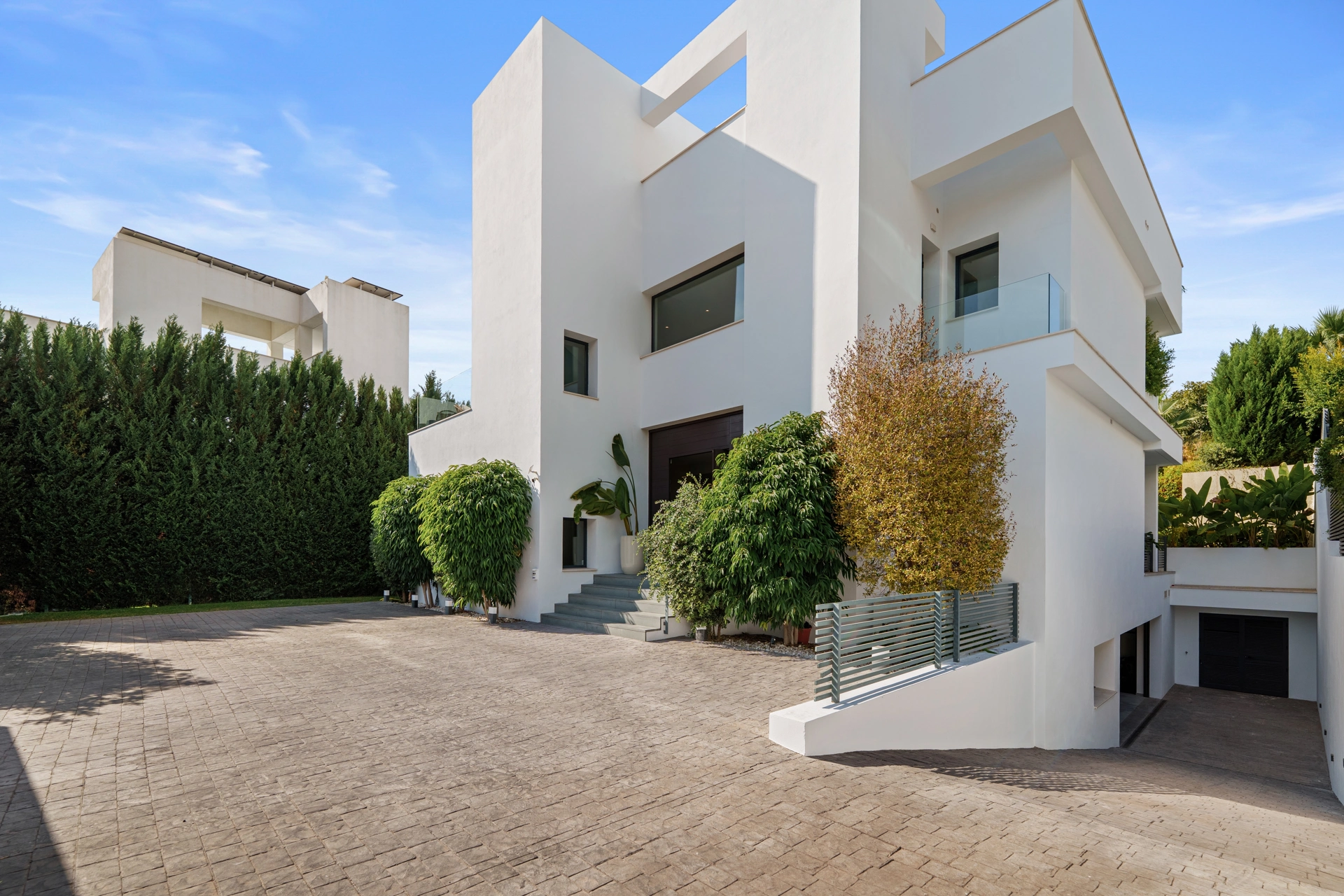 Villa for sale in Marbella - Puerto Banus