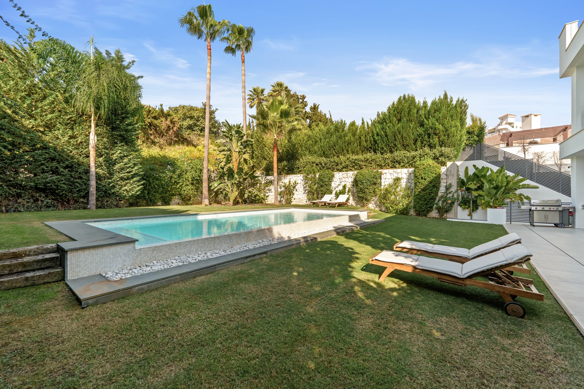 Villa for sale in Marbella - Puerto Banus