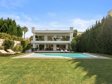 Villa Jardin – A Refined Contemporary Villa in Nueva Andalucía