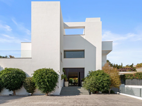 Villa Jardin – A Refined Contemporary Villa in Nueva Andalucía