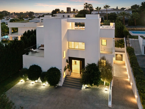 Villa Jardin – A Refined Contemporary Villa in Nueva Andalucía