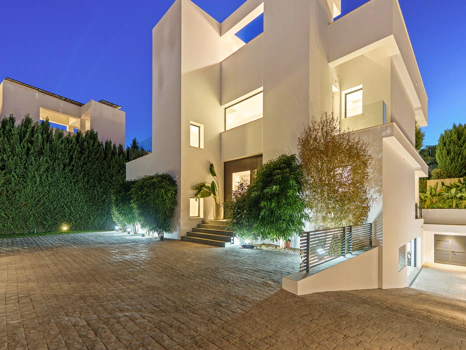 Villa Jardin – A Refined Contemporary Villa in Nueva Andalucía