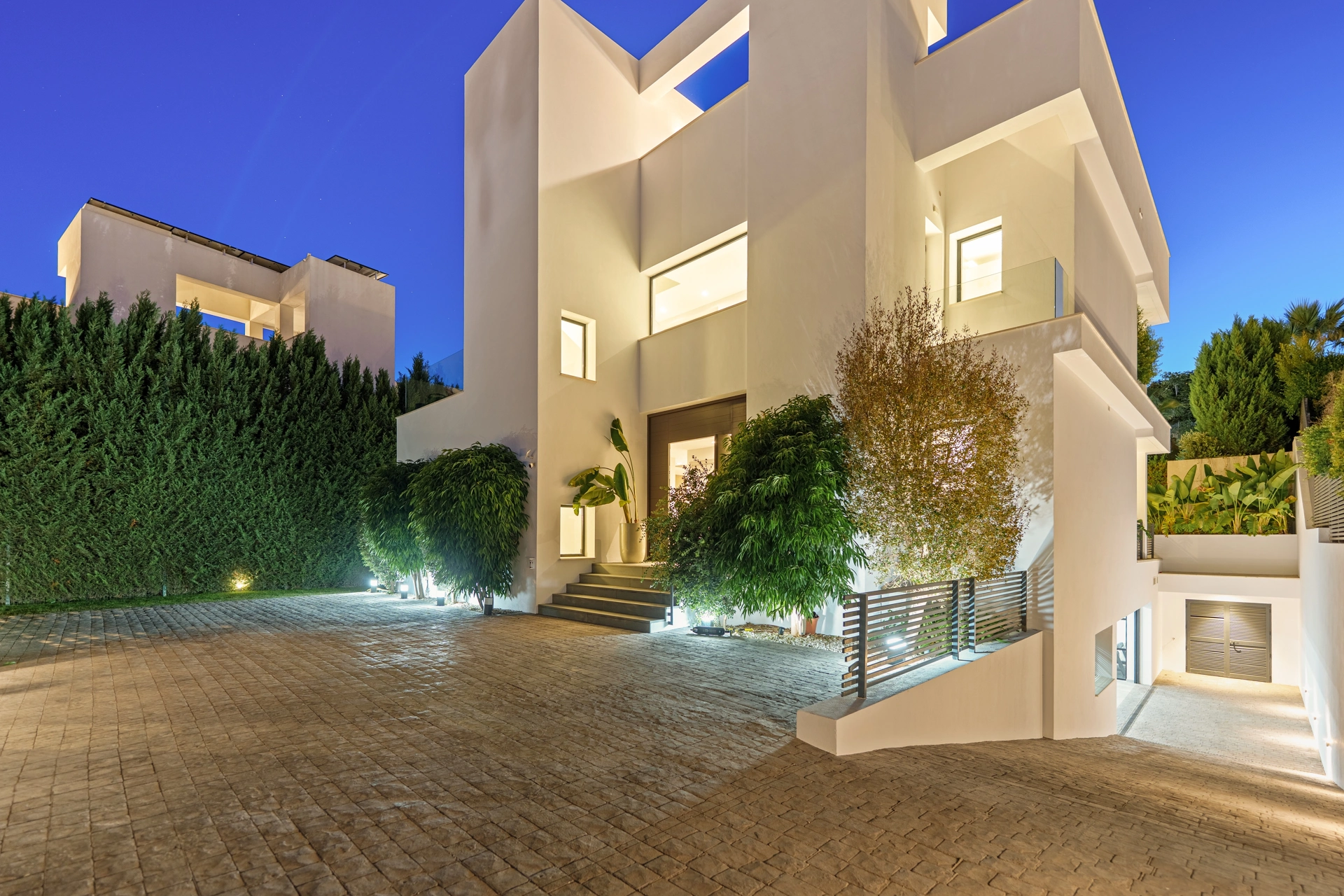 Villa for sale in Marbella - Puerto Banus