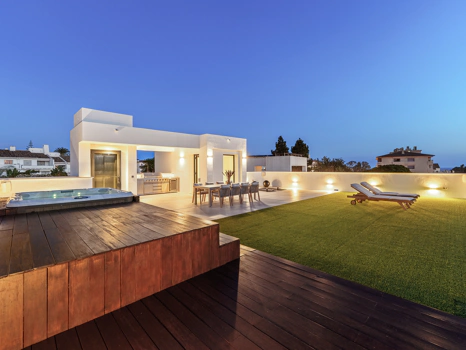Villa Jardin – A Refined Contemporary Villa in Nueva Andalucía