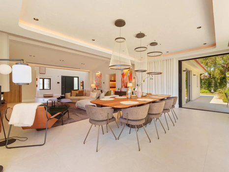 Contemporary Single-Level Villa with Private Pool Near Puerto Banús