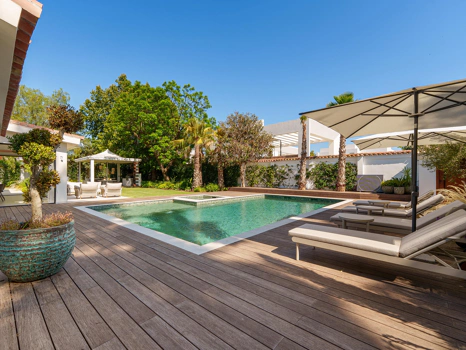 Contemporary Single-Level Villa with Private Pool Near Puerto Banús