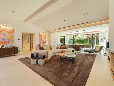 Contemporary Single-Level Villa with Private Pool Near Puerto Banús