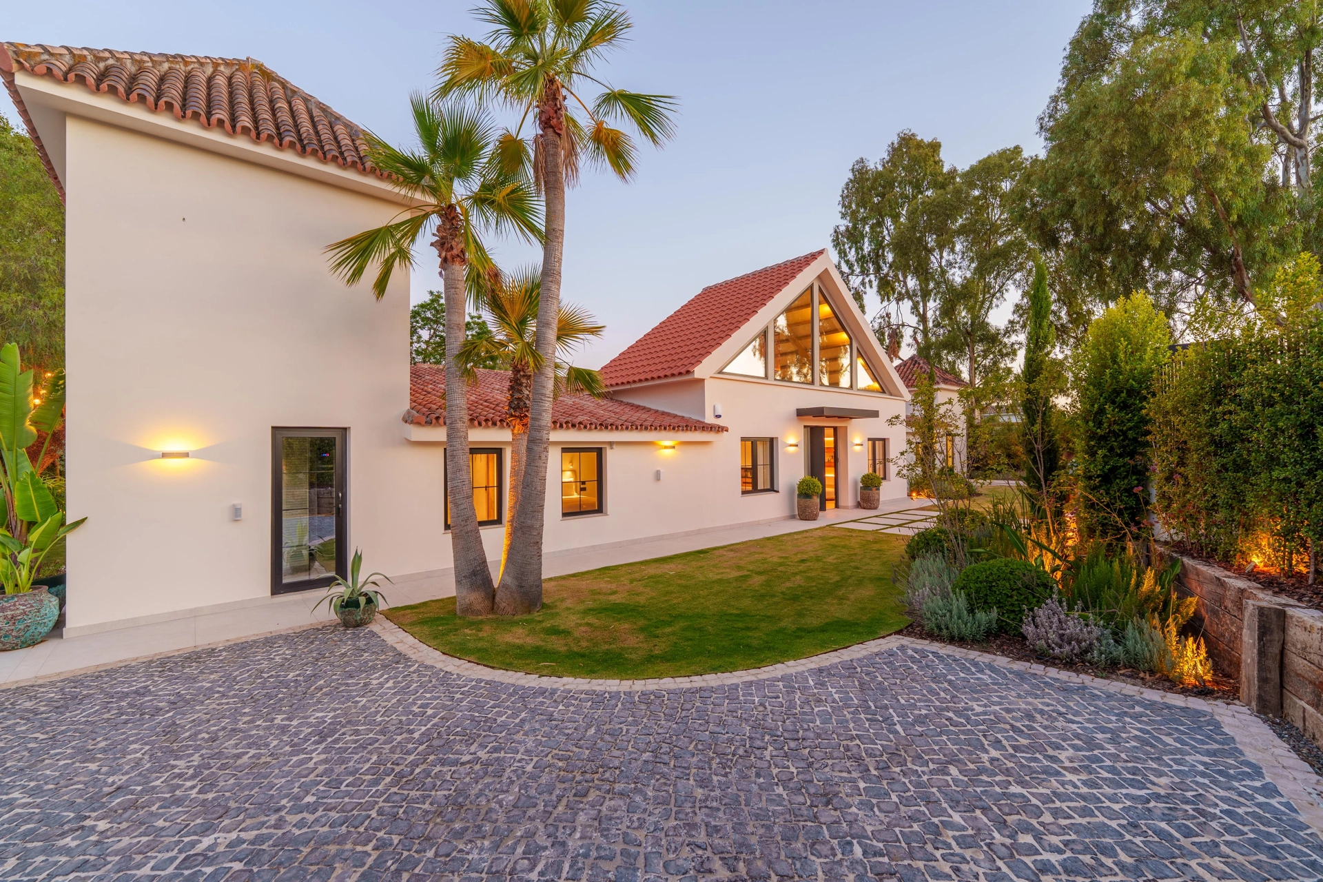 Villa for sale in Marbella - Puerto Banus