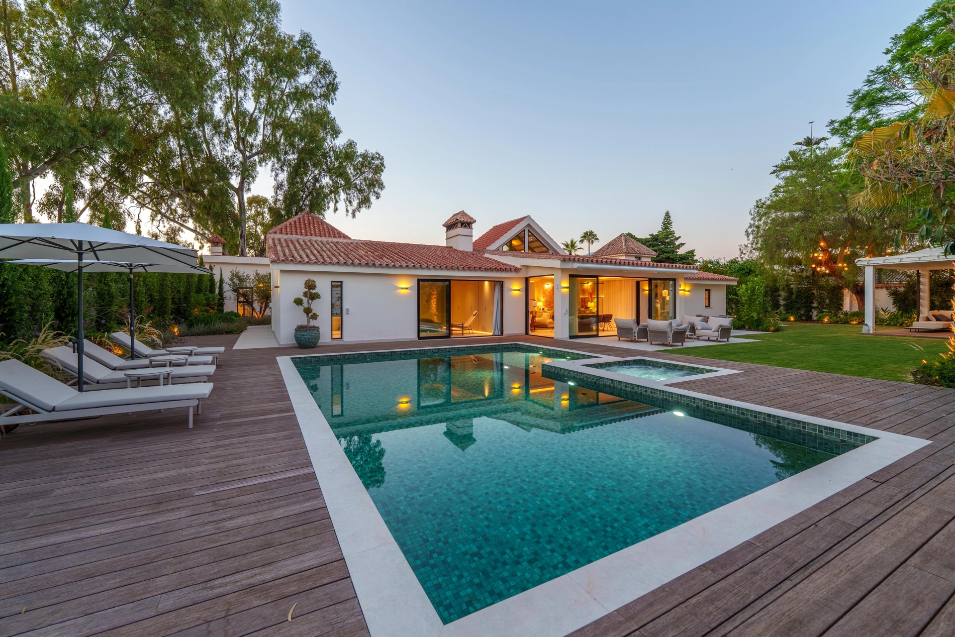 Villa for sale in Marbella - Puerto Banus