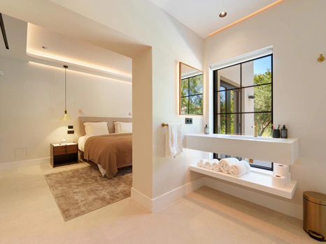 Contemporary Single-Level Villa with Private Pool Near Puerto Banús