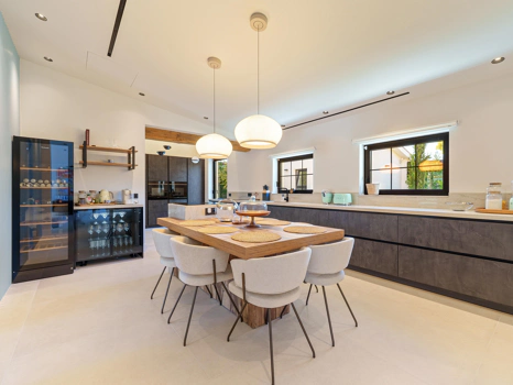 Contemporary Single-Level Villa with Private Pool Near Puerto Banús