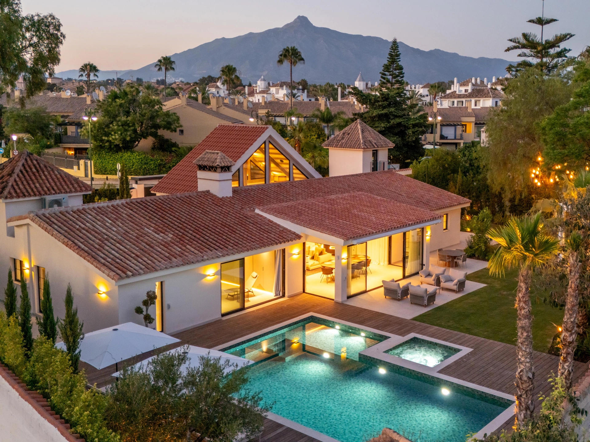Villa for sale in Marbella - Puerto Banus