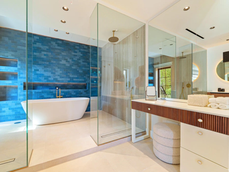 Contemporary Single-Level Villa with Private Pool Near Puerto Banús