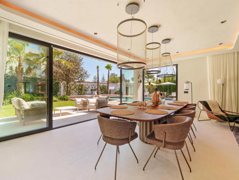 Contemporary Single-Level Villa with Private Pool Near Puerto Banús
