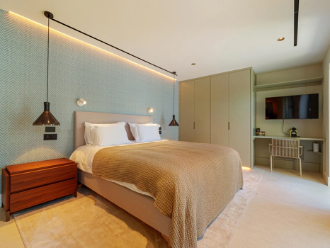 Contemporary Single-Level Villa with Private Pool Near Puerto Banús