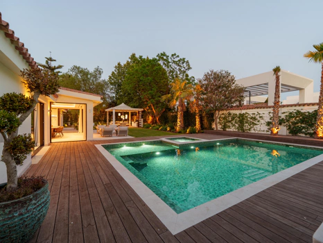 Contemporary Single-Level Villa with Private Pool Near Puerto Banús
