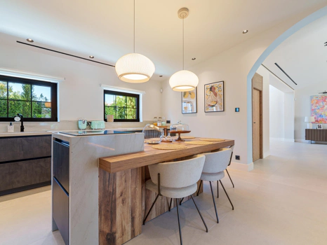 Contemporary Single-Level Villa with Private Pool Near Puerto Banús