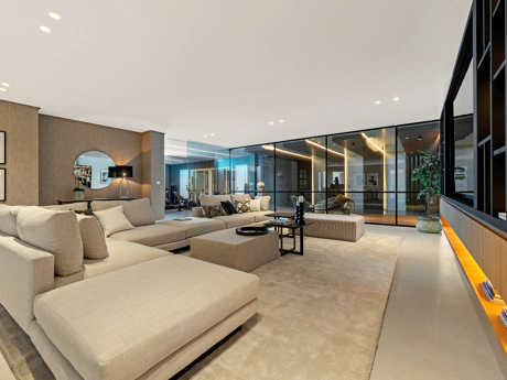 La Quinta 20 – Frontline Luxury Living with Panoramic Mediterranean Views
