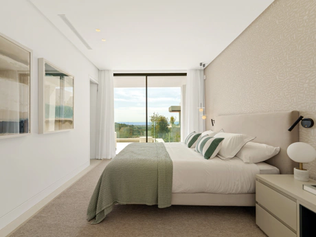 La Quinta 20 – Frontline Luxury Living with Panoramic Mediterranean Views