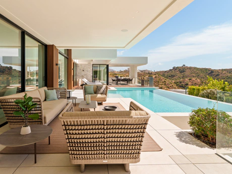 La Quinta 20 – Frontline Luxury Living with Panoramic Mediterranean Views