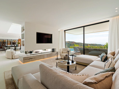 La Quinta 20 – Frontline Luxury Living with Panoramic Mediterranean Views