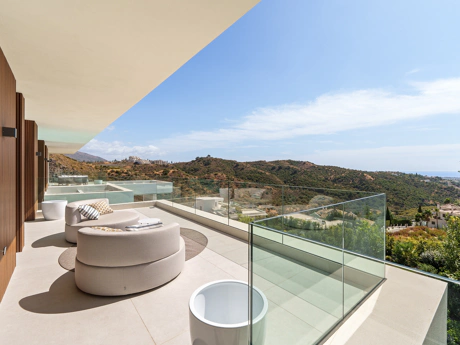 La Quinta 20 – Frontline Luxury Living with Panoramic Mediterranean Views