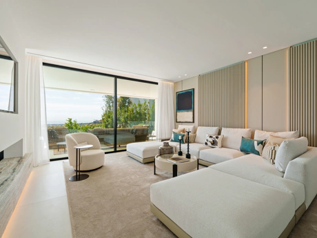 La Quinta 20 – Frontline Luxury Living with Panoramic Mediterranean Views
