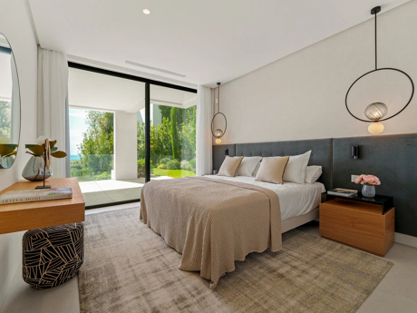La Quinta 20 – Frontline Luxury Living with Panoramic Mediterranean Views
