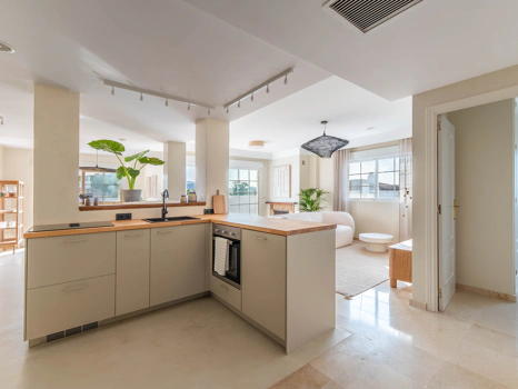 Luxury Duplex Penthouse with Panoramic Sea Views in Río Real, Marbella East