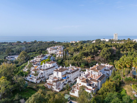 Luxury Duplex Penthouse with Panoramic Sea Views in Río Real, Marbella East
