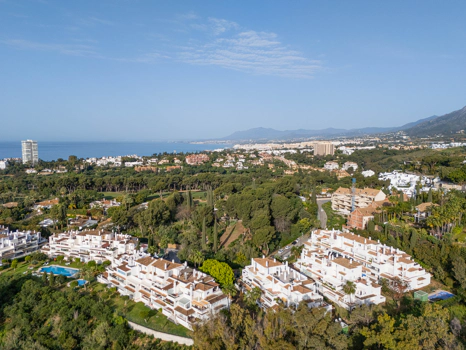 Luxury Duplex Penthouse with Panoramic Sea Views in Río Real, Marbella East