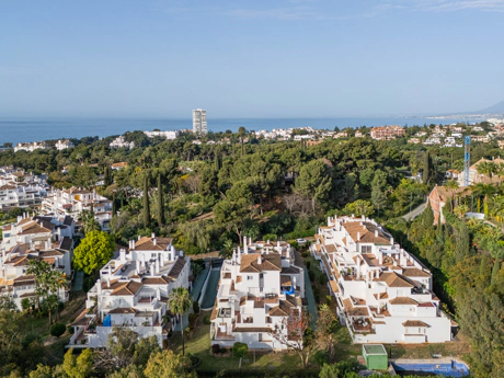 Luxury Duplex Penthouse with Panoramic Sea Views in Río Real, Marbella East