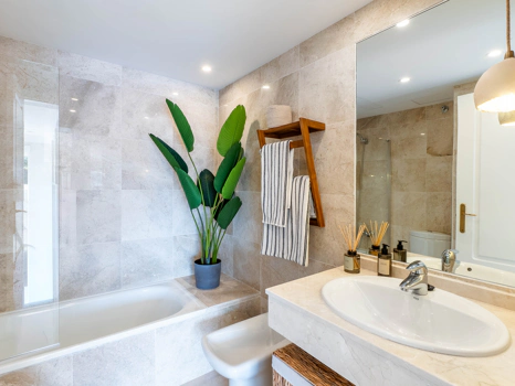 Luxury Duplex Penthouse with Panoramic Sea Views in Río Real, Marbella East