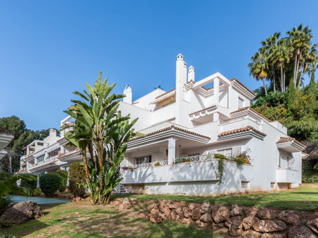 Luxury Duplex Penthouse with Panoramic Sea Views in Río Real, Marbella East