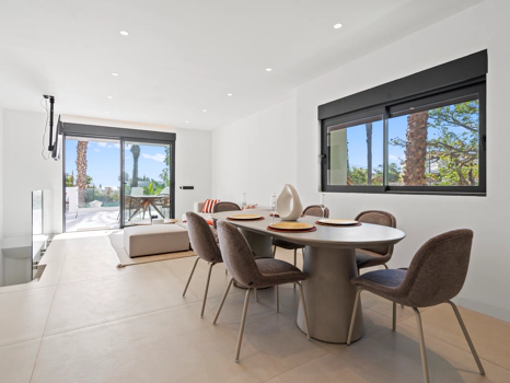 Modern Luxury Apartments with Private Pools and Sea-View Penthouses near Marbella