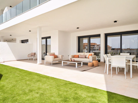 Modern Coastal Living in El Higuerón