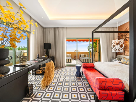 Luxury three-Bedroom Penthouse with expansive Sea Views in Four Seasons