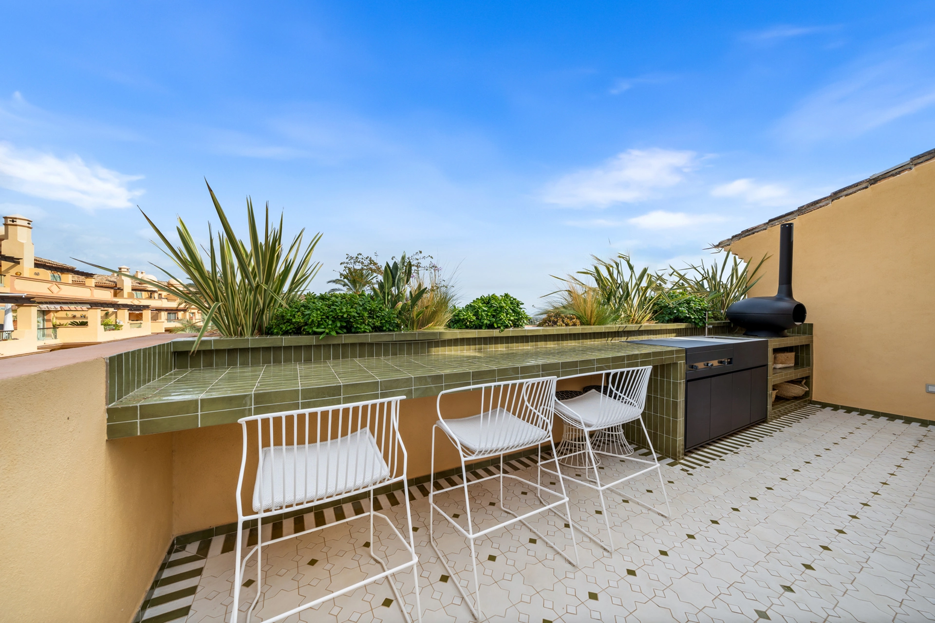 Penthouse for sale in Los Flamingos, Benahavis
