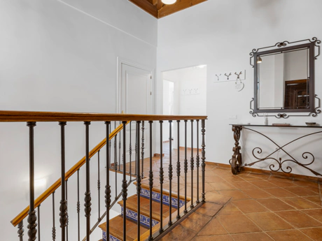 Elegant 5-Bedroom Townhouse in La Perla de la Heredia, Marbella