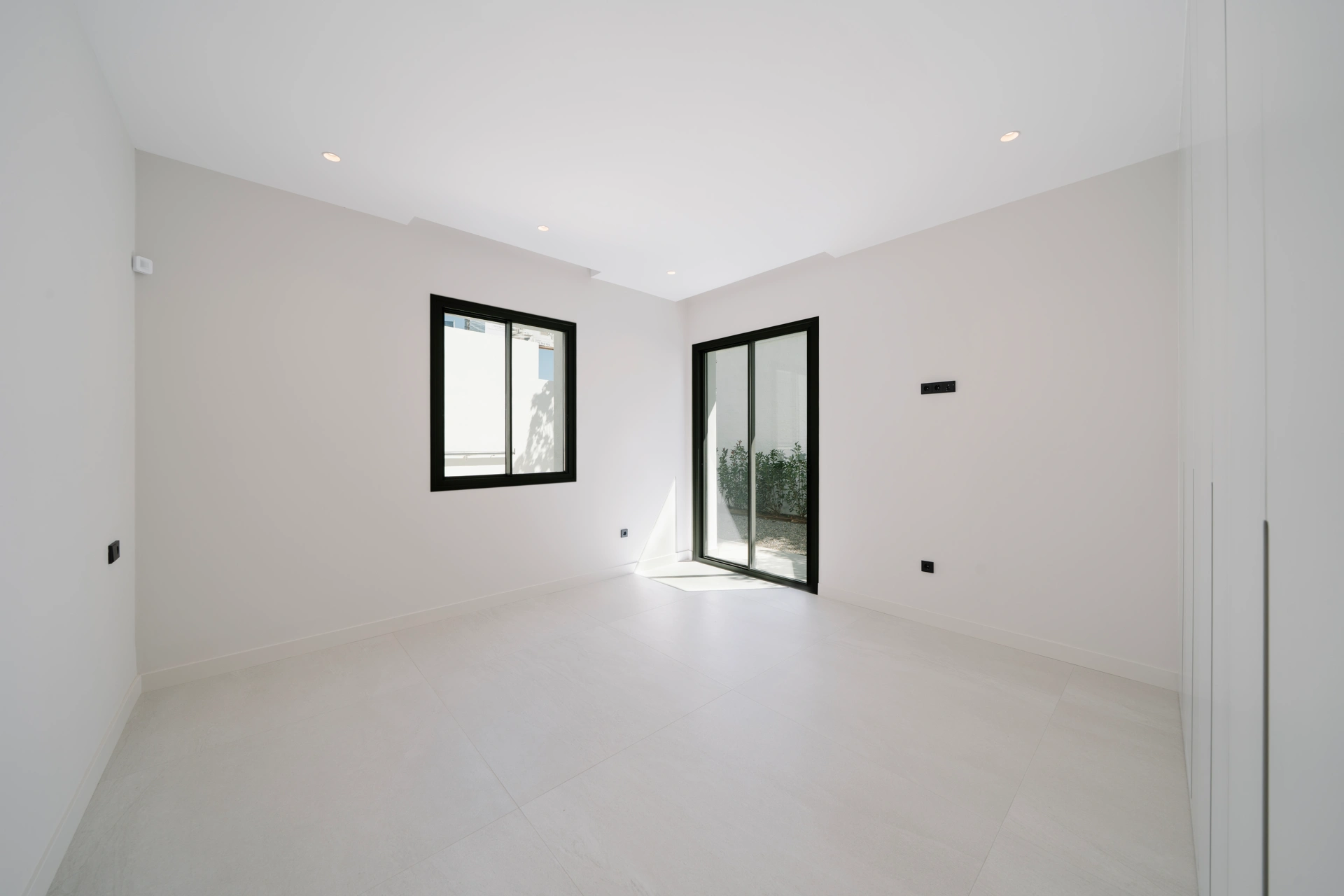 Villa for sale in Estepona