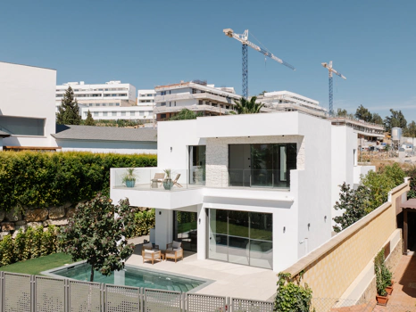 Modern Luxury Villa in Estepona with Sea Views, Pool & Exclusive Design