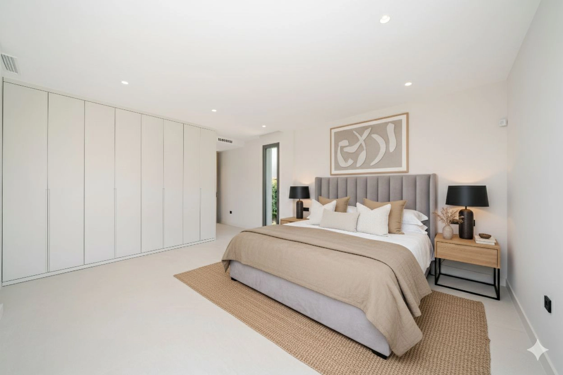 Villa for sale in Estepona