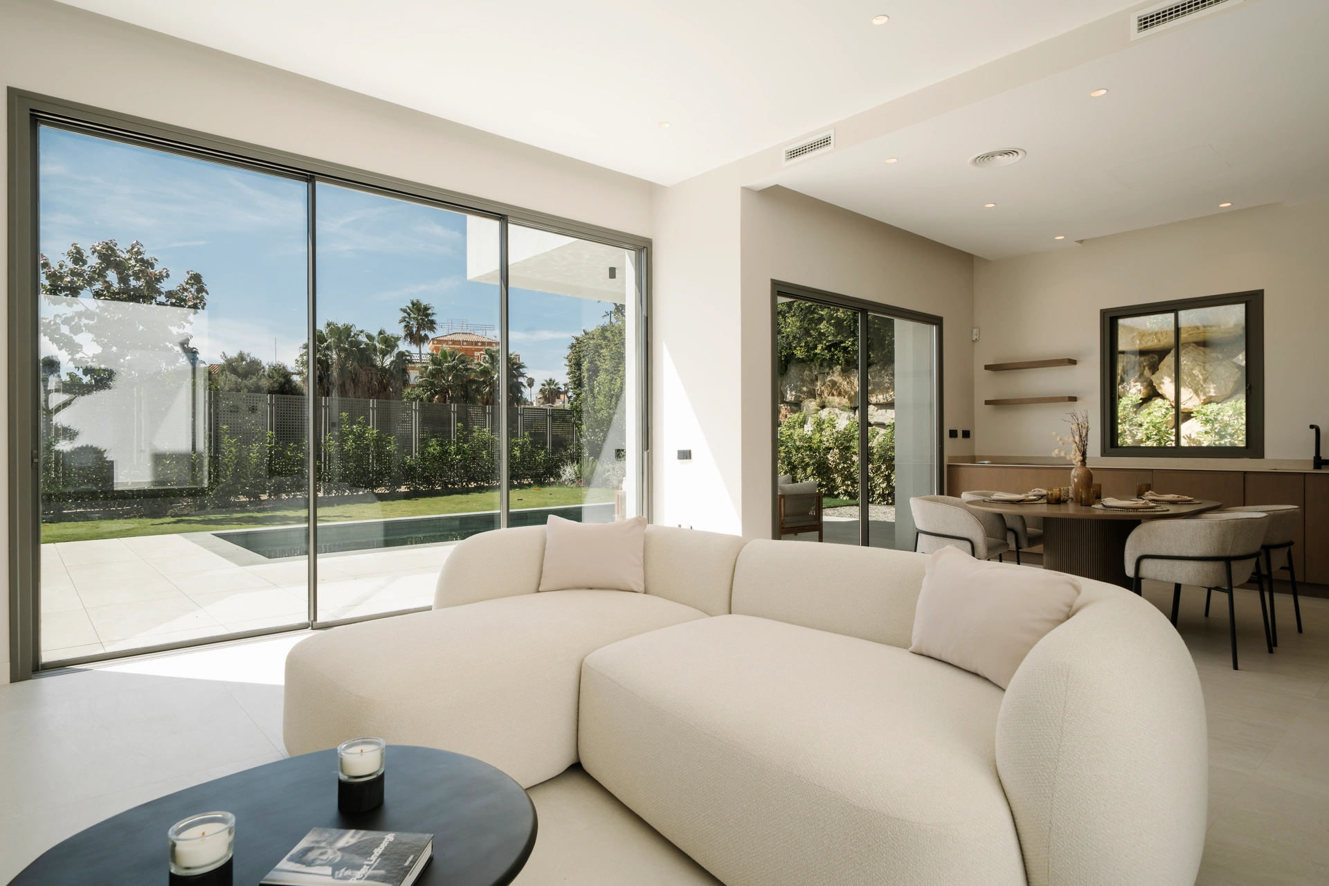 Villa for sale in Estepona