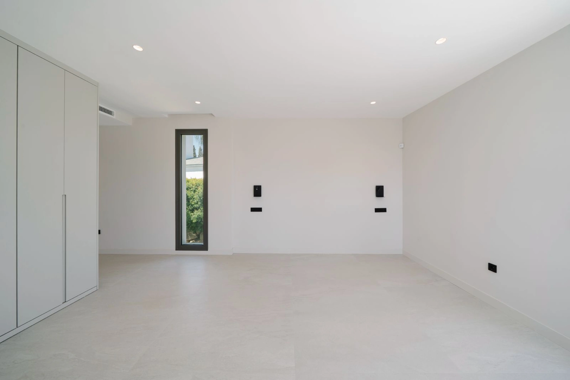 Villa for sale in Estepona