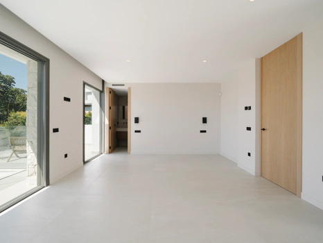Modern Luxury Villa in Estepona with Sea Views, Pool & Exclusive Design