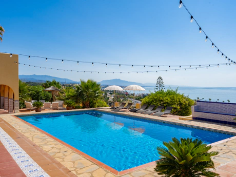 Magnificent Andalusian Villa with Scandinavian Touch and Sea Views in Estepona West