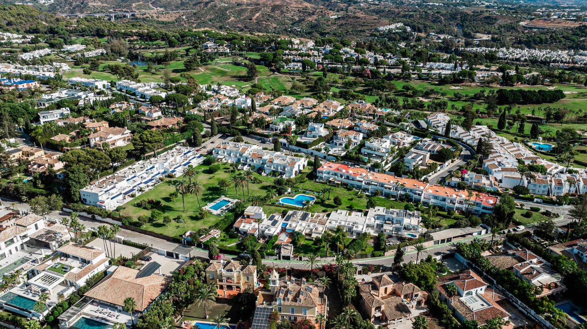 Adosado en venta en Nueva Andalucia, Marbella