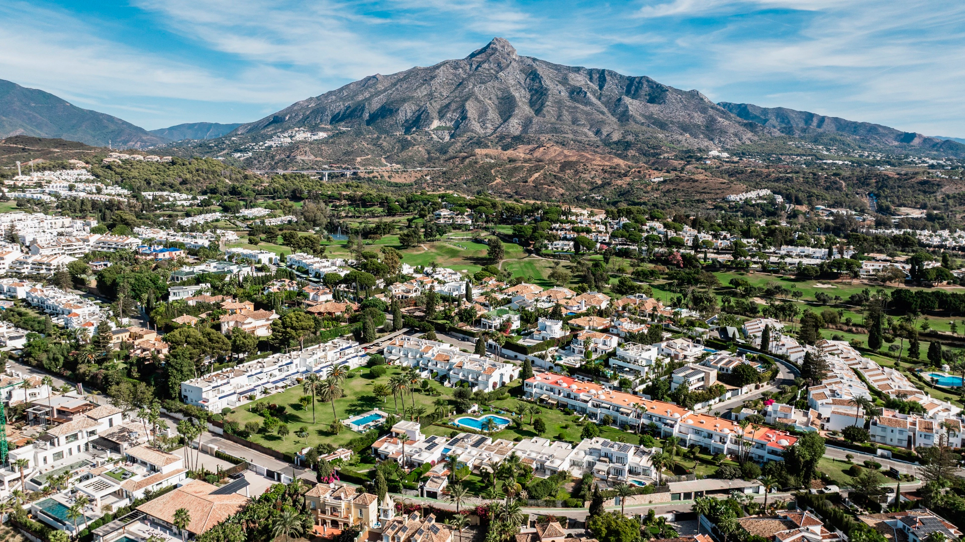 Adosado en venta en Nueva Andalucia, Marbella
