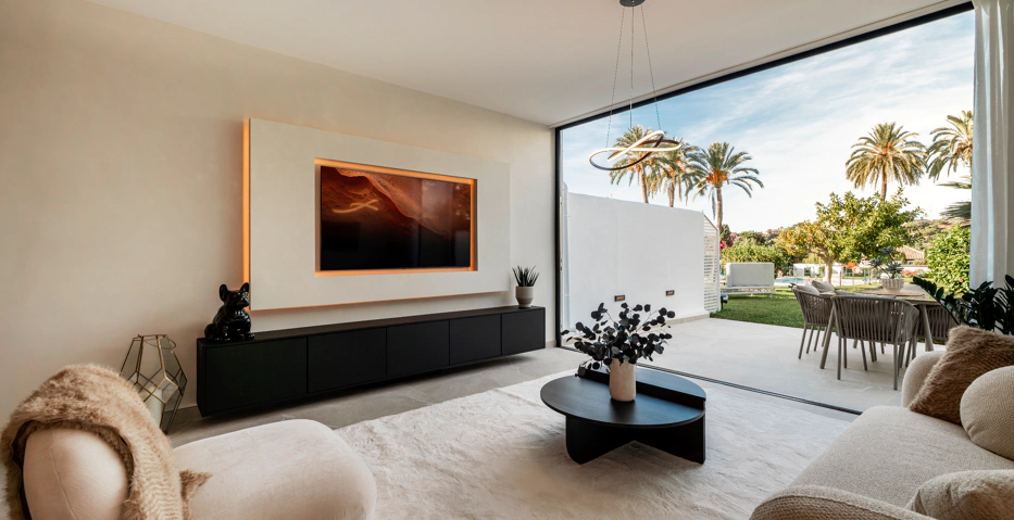 Elegante Casa Adosada Renovada en La Rinconada, Nueva Andalucía