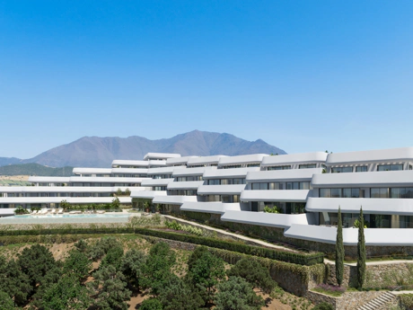 Elevated Living Between Sea, Golf, and Serenity